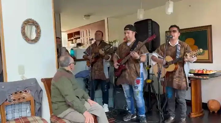 Voluntad Carranguera en vivo — Serenata carranguera en casa